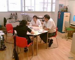 Lorena Farias en la entrevista con l�deres sociales